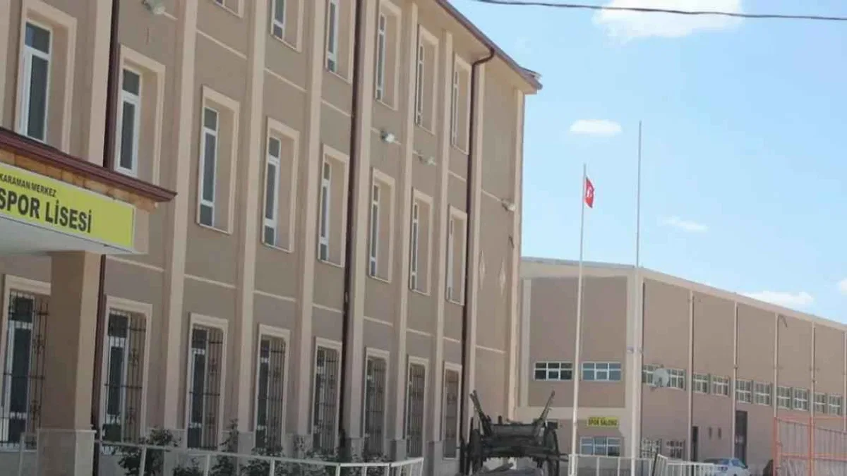 Lisede korkunç olay! Bakanlıktan açıklama geldi