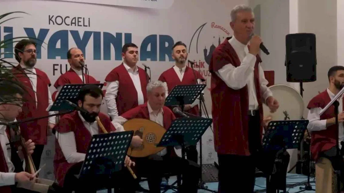 Kocaeli'de kulakların da gönüllerin de pasını sildiler