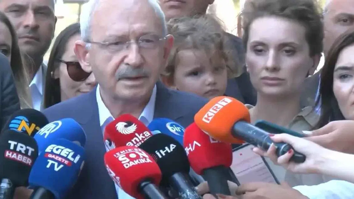 Kılıçdaroğlu’ndan Buca Cezaevi önünde dikkat çeken mesaj