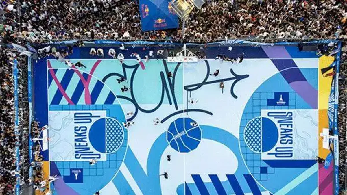 İzmir'de Basketbol Tutkunları Smaç Gösterilerinde Buluştu