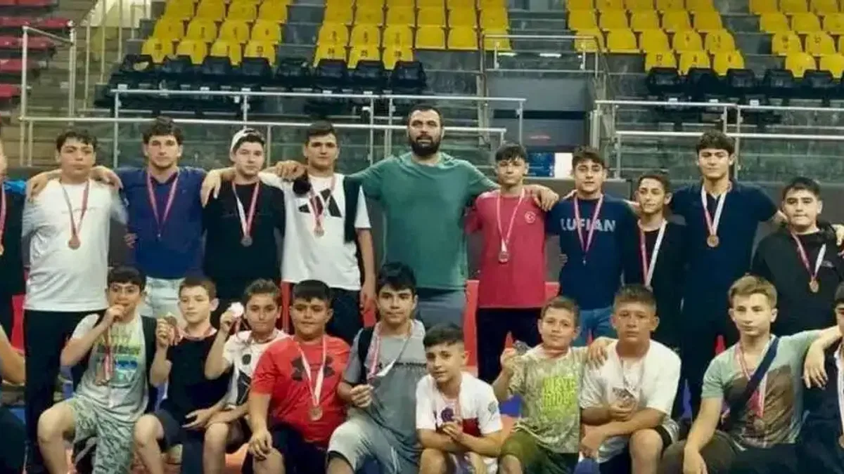 Sakarya'da Büyükşehir güreşçileri Türkiye Şampiyonası yolunda
