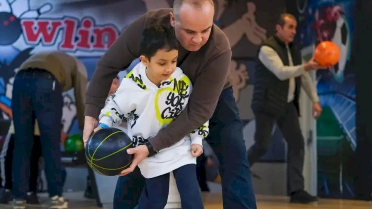 Kocaeli'nin Bilgievleri'nden baba-oğul bowling turnuvası