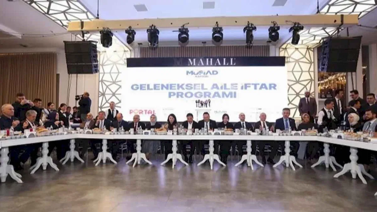 Memduh Büyükkılıç'tan 'sevgi' buluşması