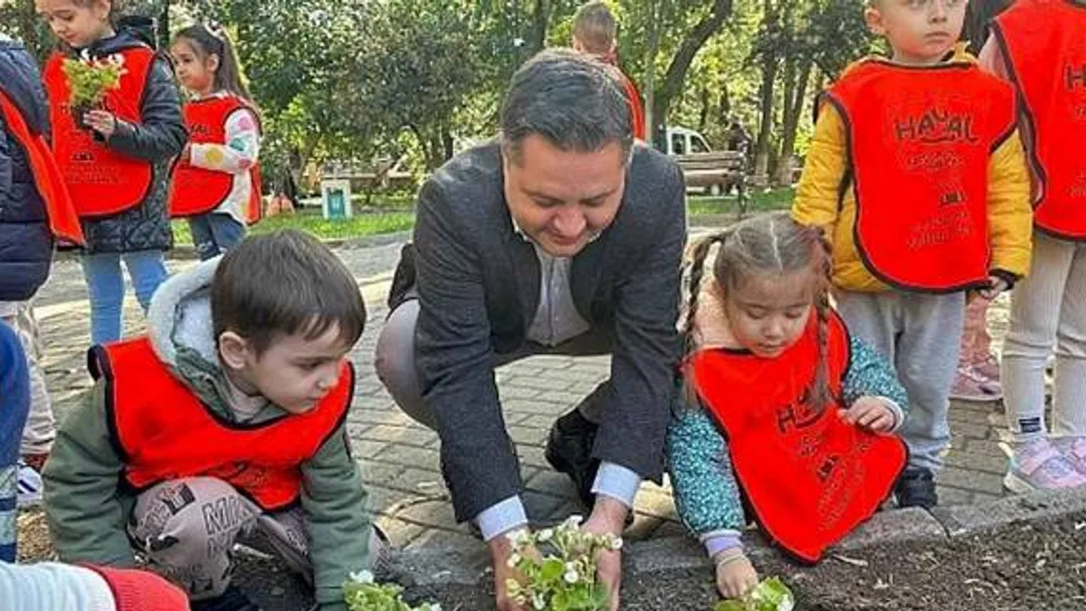 Gençlik Parkı miniklerle "çiçek" gibi oldu