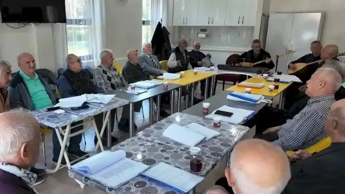 Mustafa Kumlu Ulu Çınarlar Yaşlı Yaşam ve Dayanışma Merkezi ikinci bahar yaşatıyor