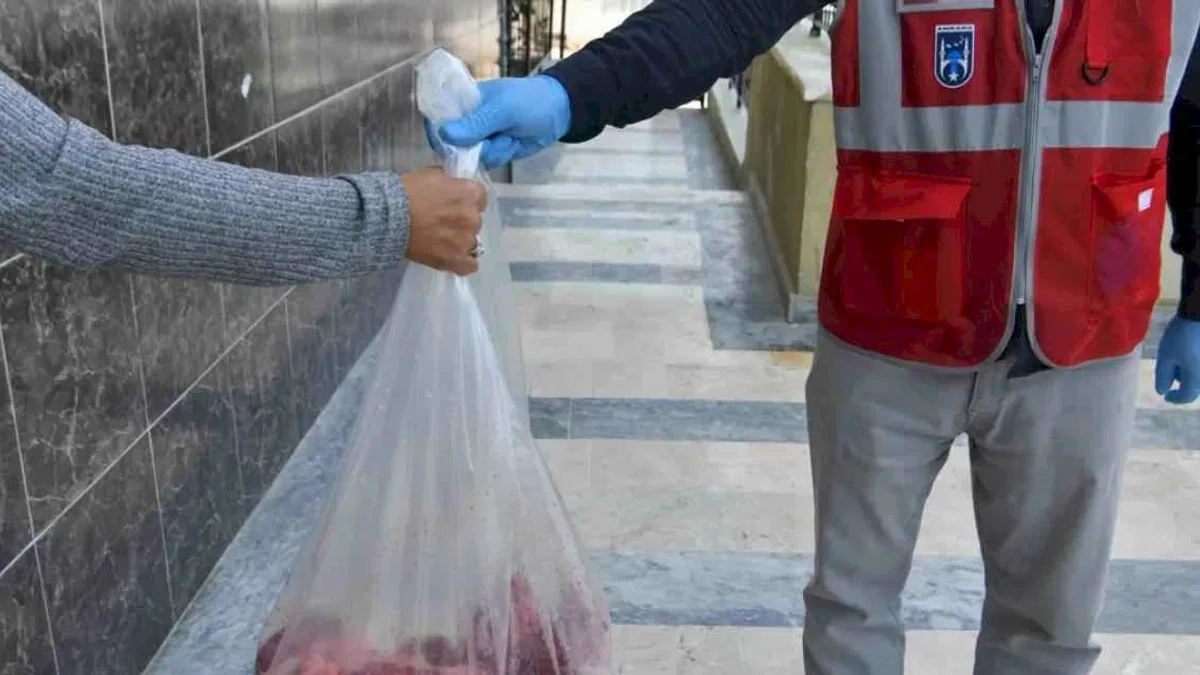Ankara'da 3 tondan fazla et dağıtıldı