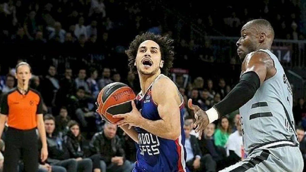 Anadolu Efes'ten Shane Larkin ve milli takım açıklaması!