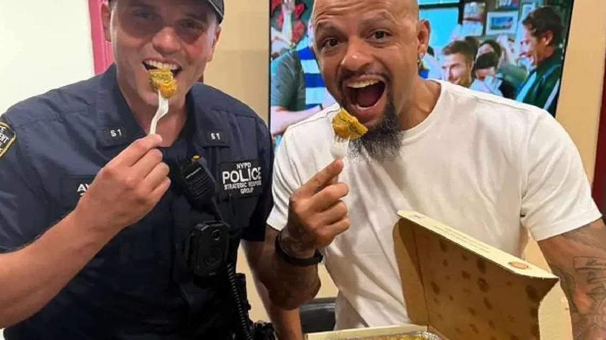 Türk Dedektif Felipe Melo'ya baklava ikramı... Ünlü futbolcu o lezzete hayran kaldı