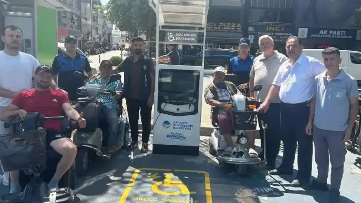 Sakarya Akyazı’da engelli araç şarj istasyonunu hizmete açtı