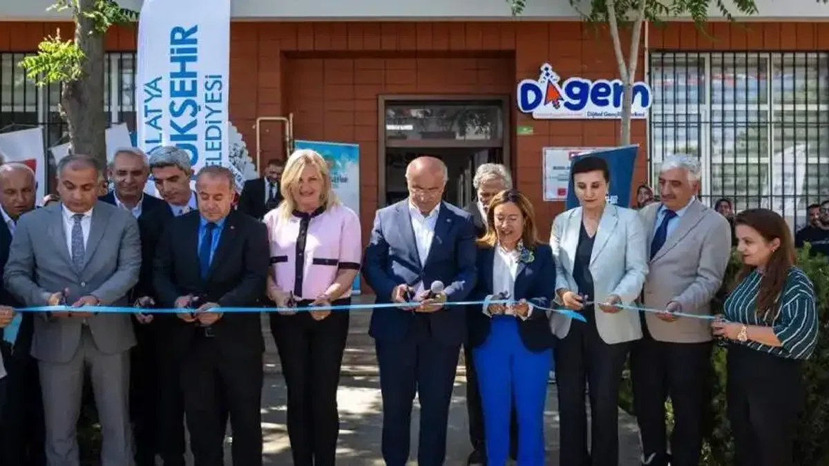Malatya’da Dijital Gençlik Merkezi açıldı