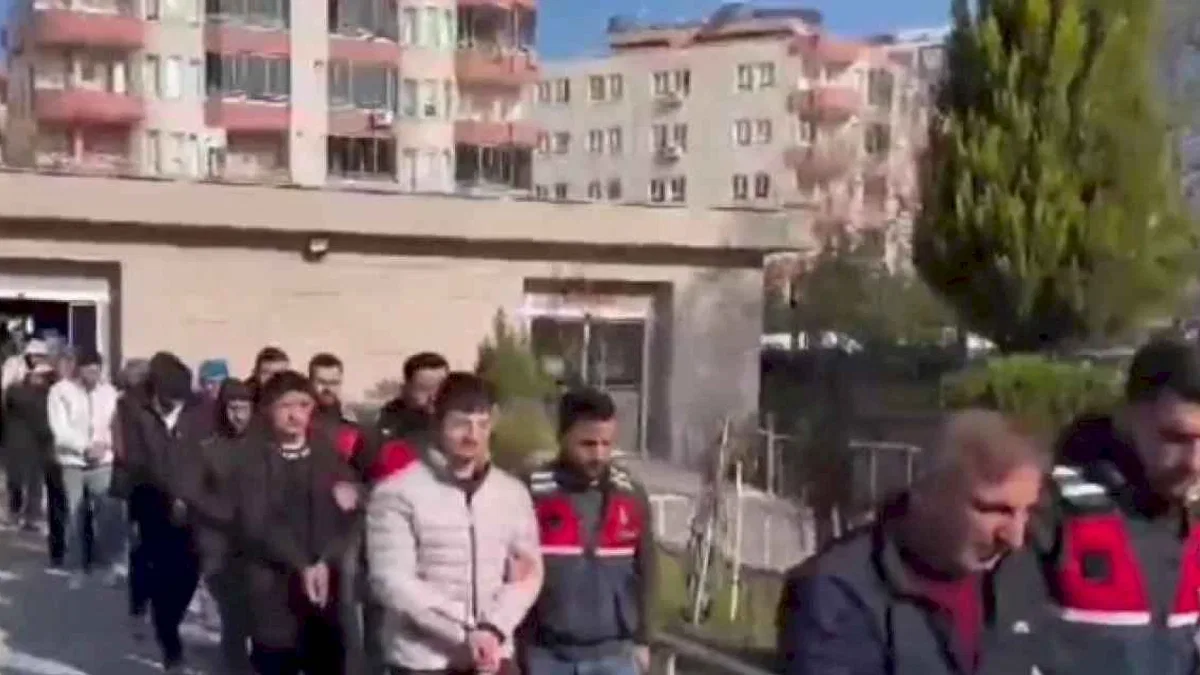İçişleri'nden 75 Siber'göz'altı!