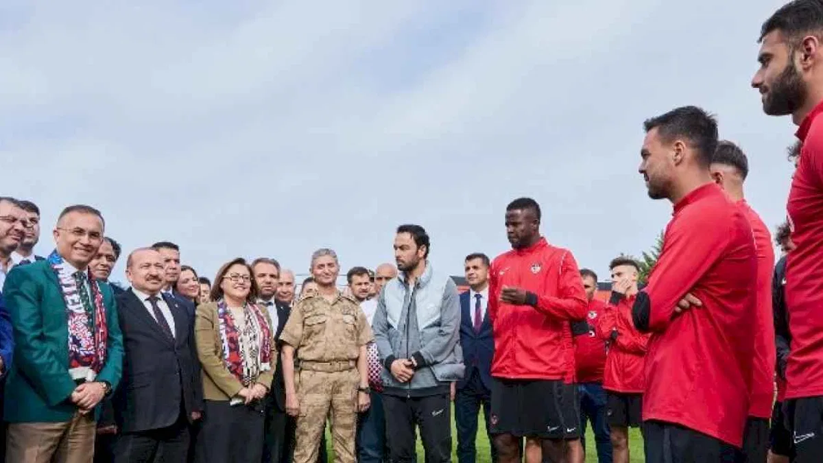 Başkan Şahin’den Gaziantep FK'ya moral ziyareti!