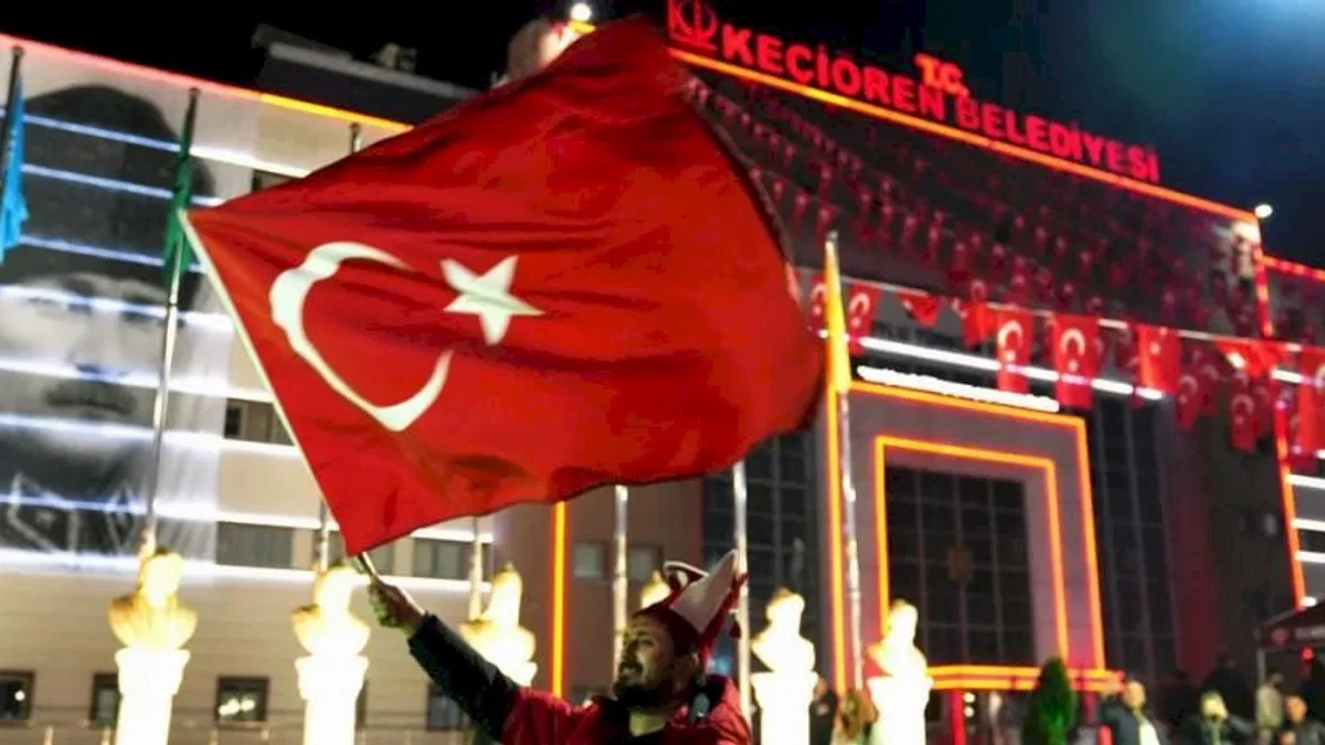 Keçiören'de kupa coşkusu dev ekrandan takip edildi