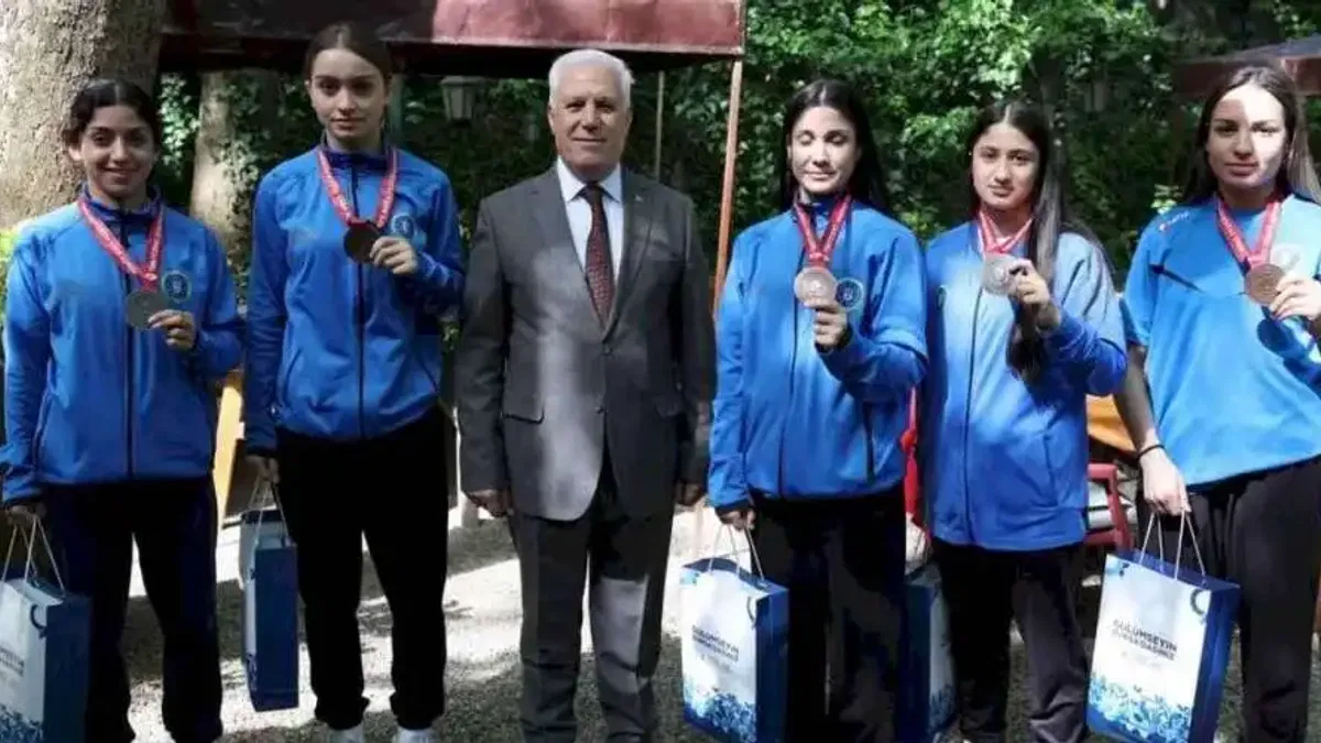 Başkan Bozbey, Bursa'nın gururlarıyla buluştu