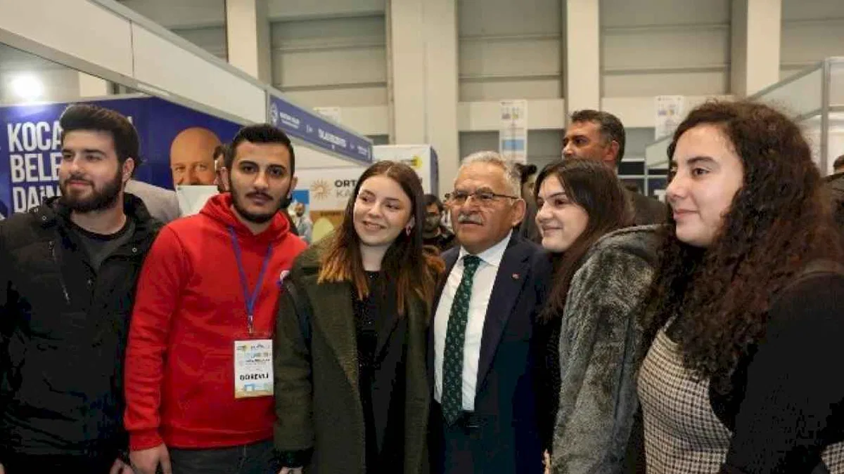 Büyükşehir’in Kayseri Kariyer Merkezi Projesi ile 5 bin 757 kişi iş buldu
