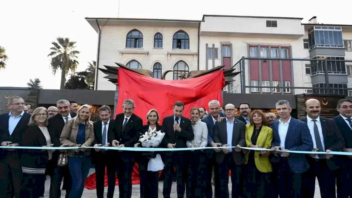 Balıkesir Cumhuriyet Meydanı 2. etabı açıldı