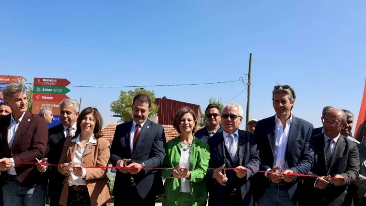 Eskişehir Taşlıkköy'de Çiftçi Destekleme Merkezi açıldı