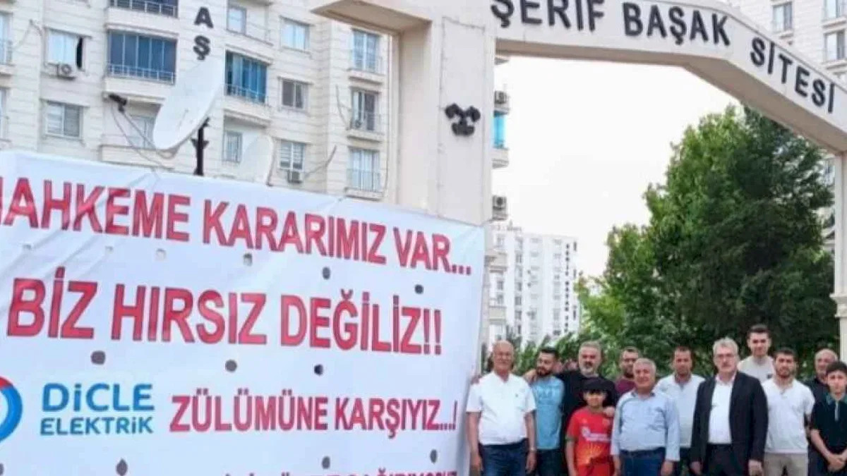 “Biz hırsız değiliz” yazılı pankart asmışlardı kaçak hat çekerken yakalandılar
