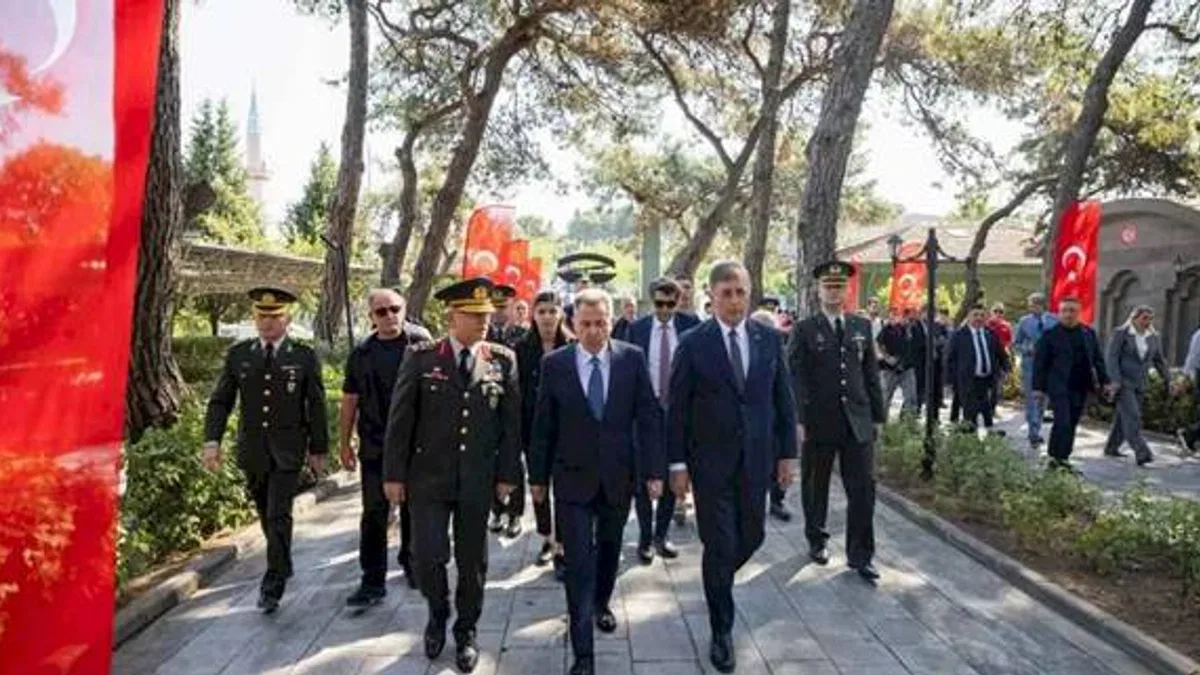 İzmir'de 15 Temmuz şehitleri anıldı