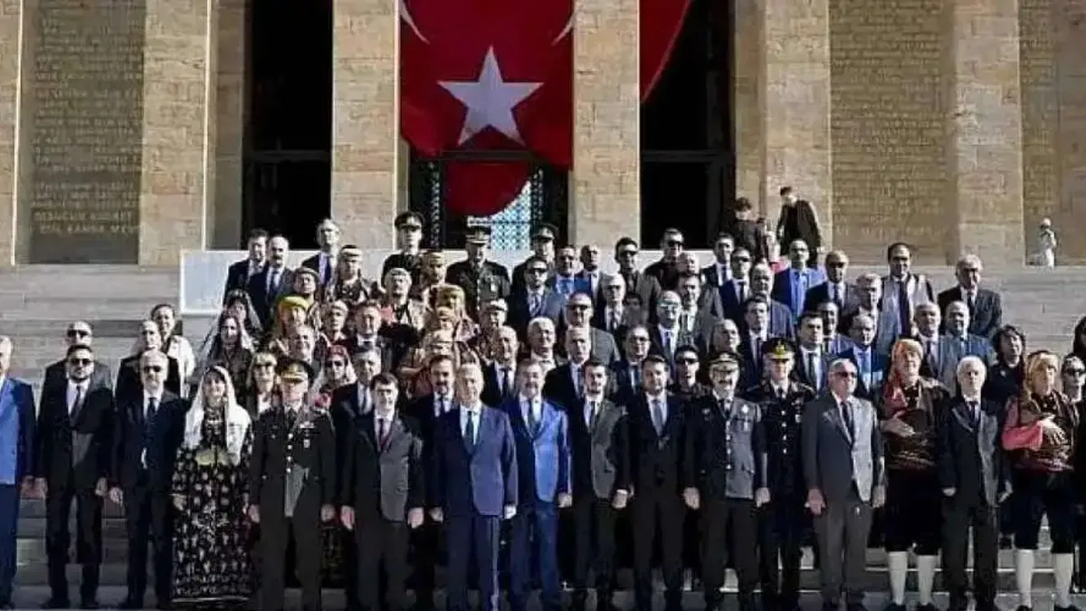 Başkan Çırpanoğlu, Başkent'in 101. yılında Anıtkabir'de