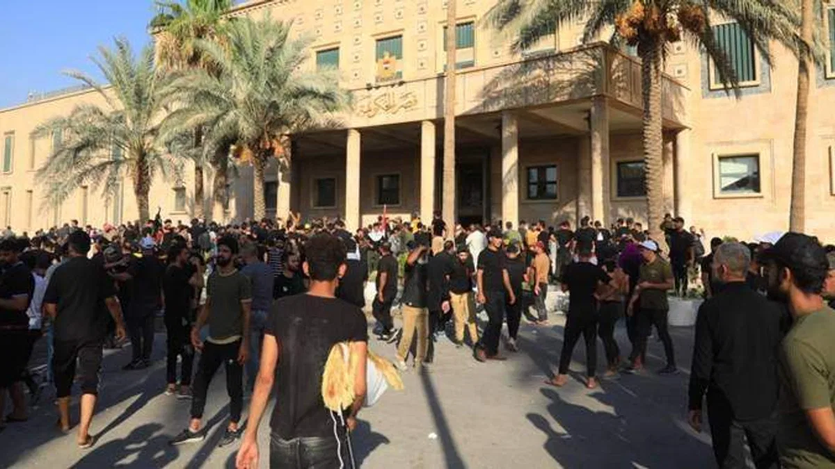 Irak güçleri, Sadr yanlılarını Hükümet Sarayı'ndan çıkardı