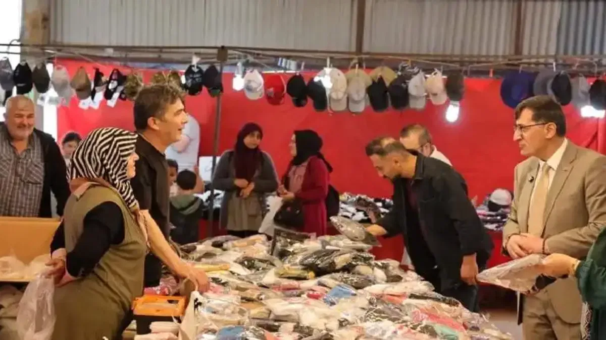 Kütahya'da Başkan Kahveci'den Bayram Pazarı’na ziyaret
