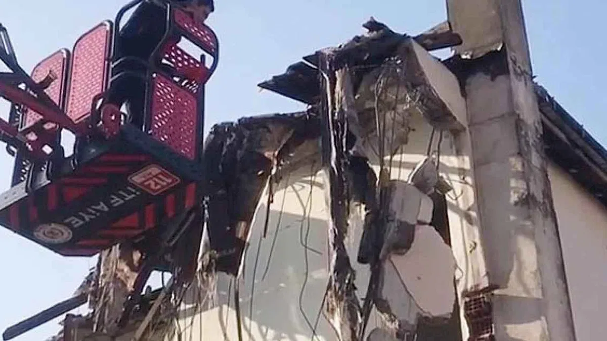 Kandıra'da Nefes Kesen Kedi Kurtarma Operasyonu