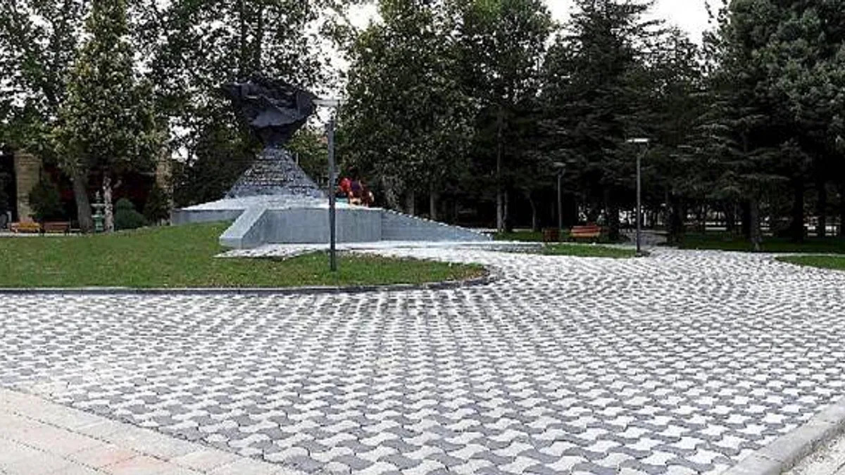 Türk dili parkı baştan sona yenilendi