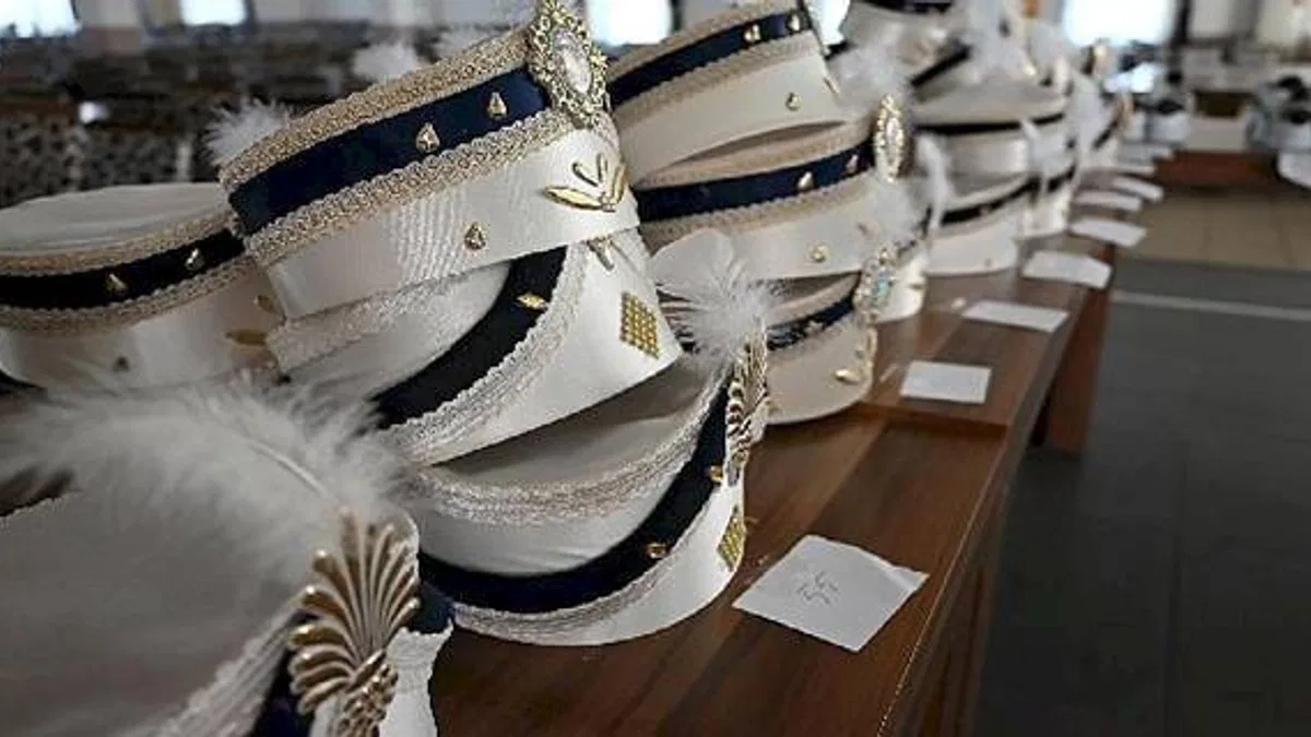 Sünnet çocuklarının kıyafetleri dağıtılıyor