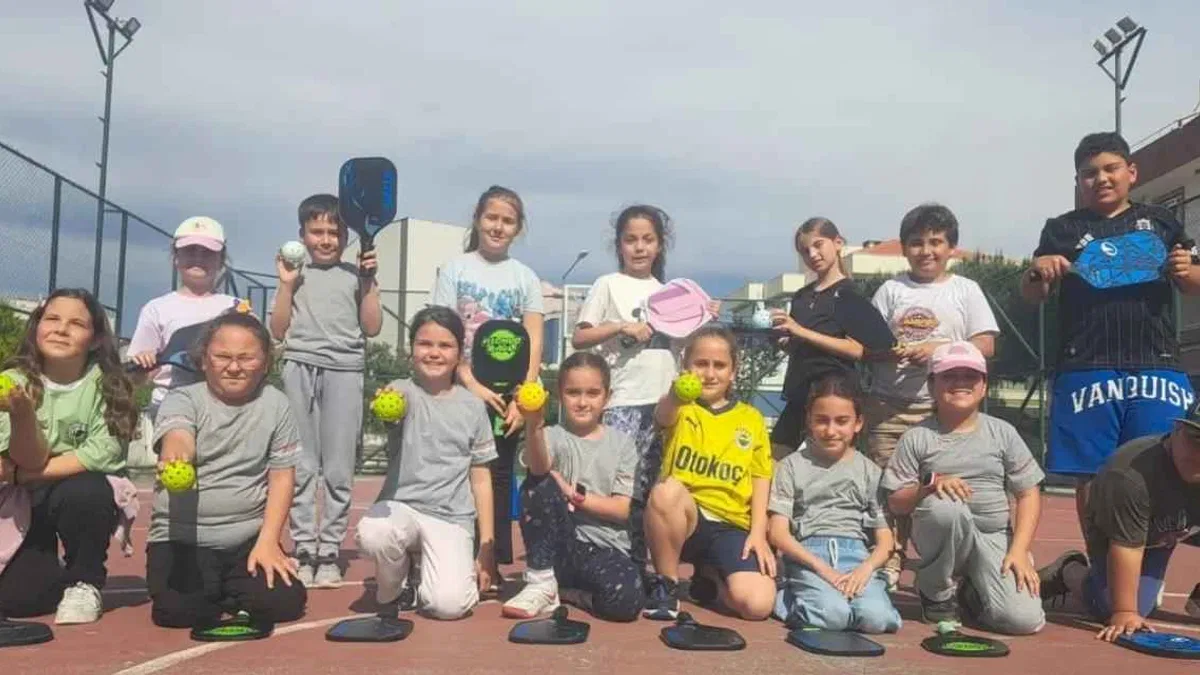 İzmir'de Bostanlıspor’dan Pickleball için “Aile Okulu”
