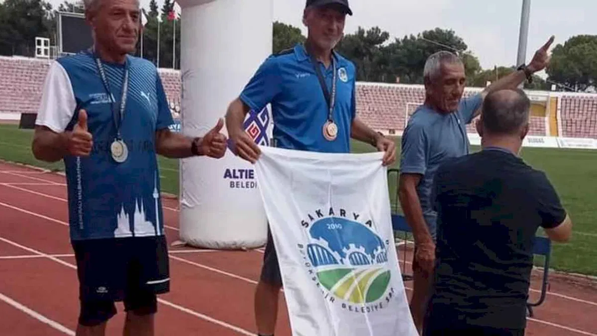 Sakaryalı sporcu altın madalyayla döndü