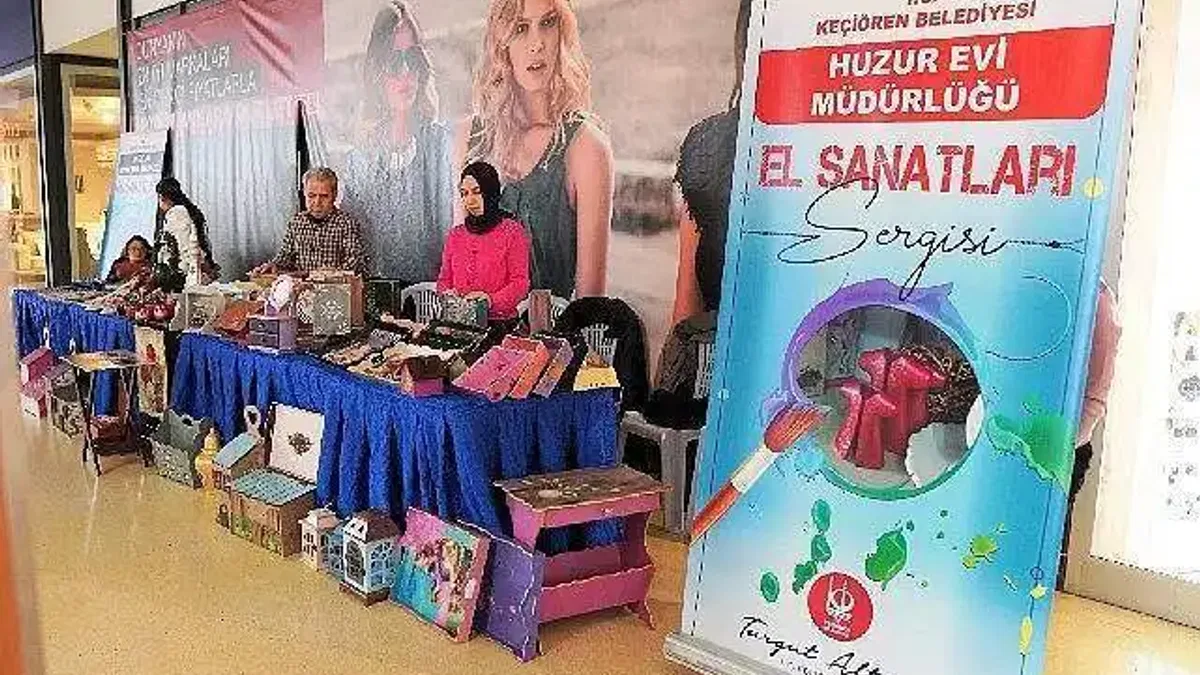 Engelli ve Yaşlıların El Emeği Ürünleri Sergide Değer Buluyor