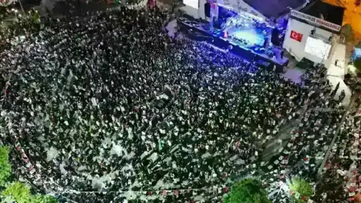 Mardin'de tarihi rekor: Kiraz Festivali’nin kapanışında 65 bin kişi Funda Arar ile coştu!