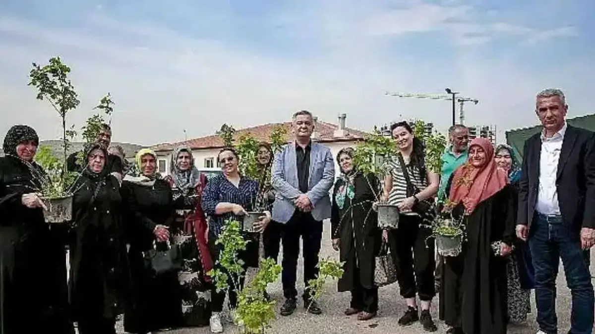 Keçiören Belediyesi tarafından tarımsal üretimi desteklemek için 205 Bin Fide Çiftçilere Dağıtıldı