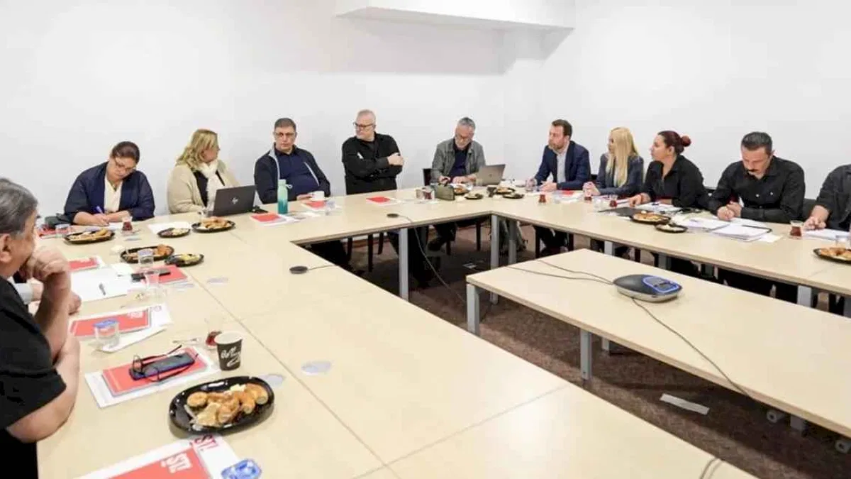 İzmir'de Şehir Tiyatroları Danışma Kurulu toplandı