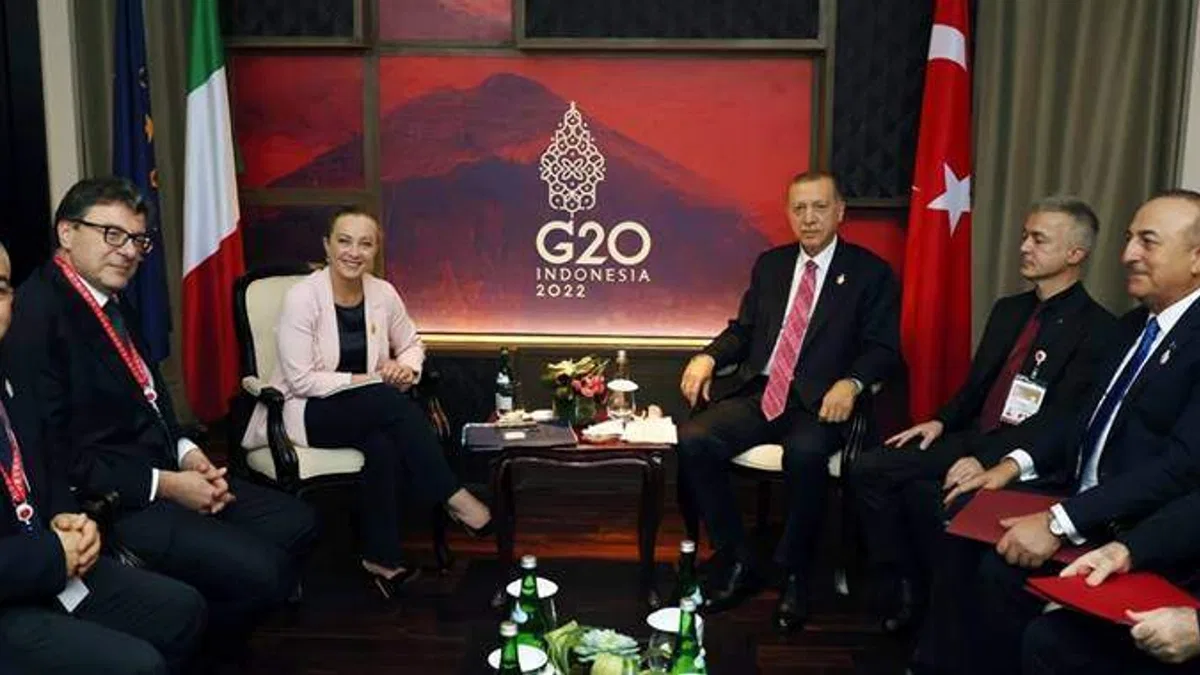 Erdoğan, Meloni ile bir araya geldi