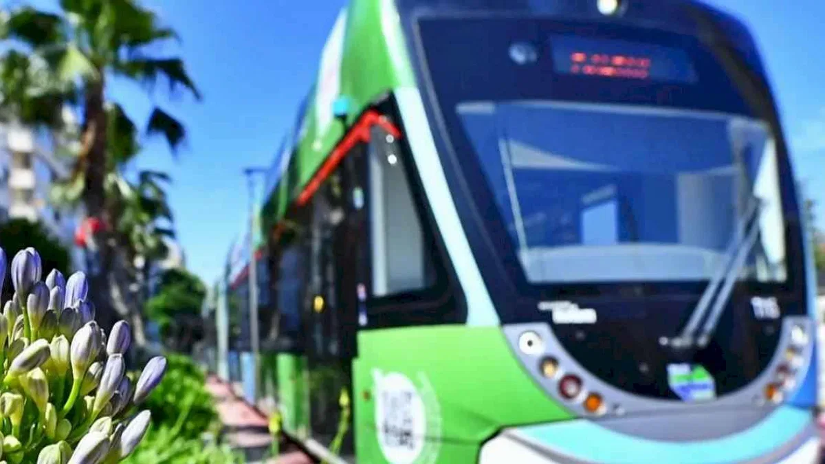 İzmir'de elektrik arızaları tramvay seferlerini aksattı