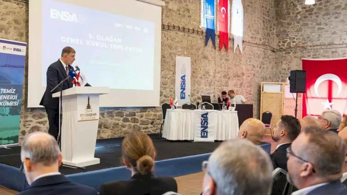 İzmir'de Başkan Tugay’dan sanayicilere yeşil dönüşüm çağrısı