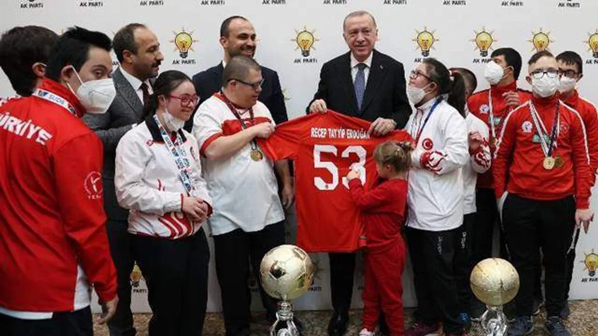 Cumhurbaşkanı Erdoğan özel sporcuları kabul etti