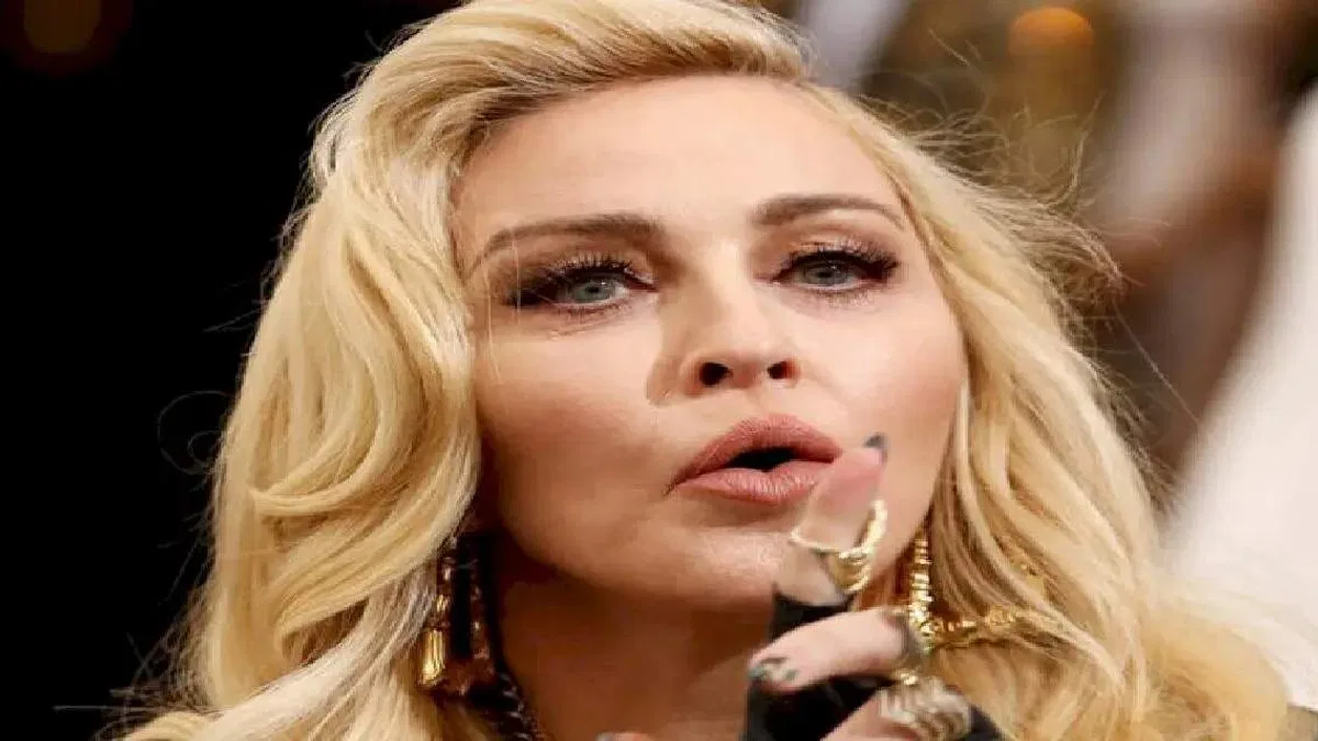 Madonna hastaneye kaldırıldı