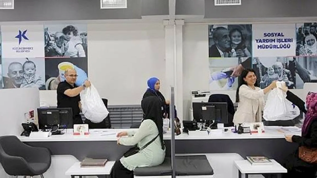 Küçükçekmece Belediyesi'nden, Öğrencilere Kırtasiye Desteği