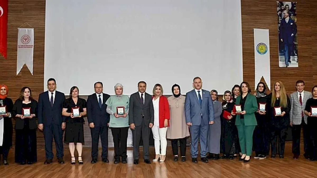 Harran Üniversitesi Kurumların İşbirliğinde Hemşirelik Haftası Coşkulu Bir Programla Kutlandı