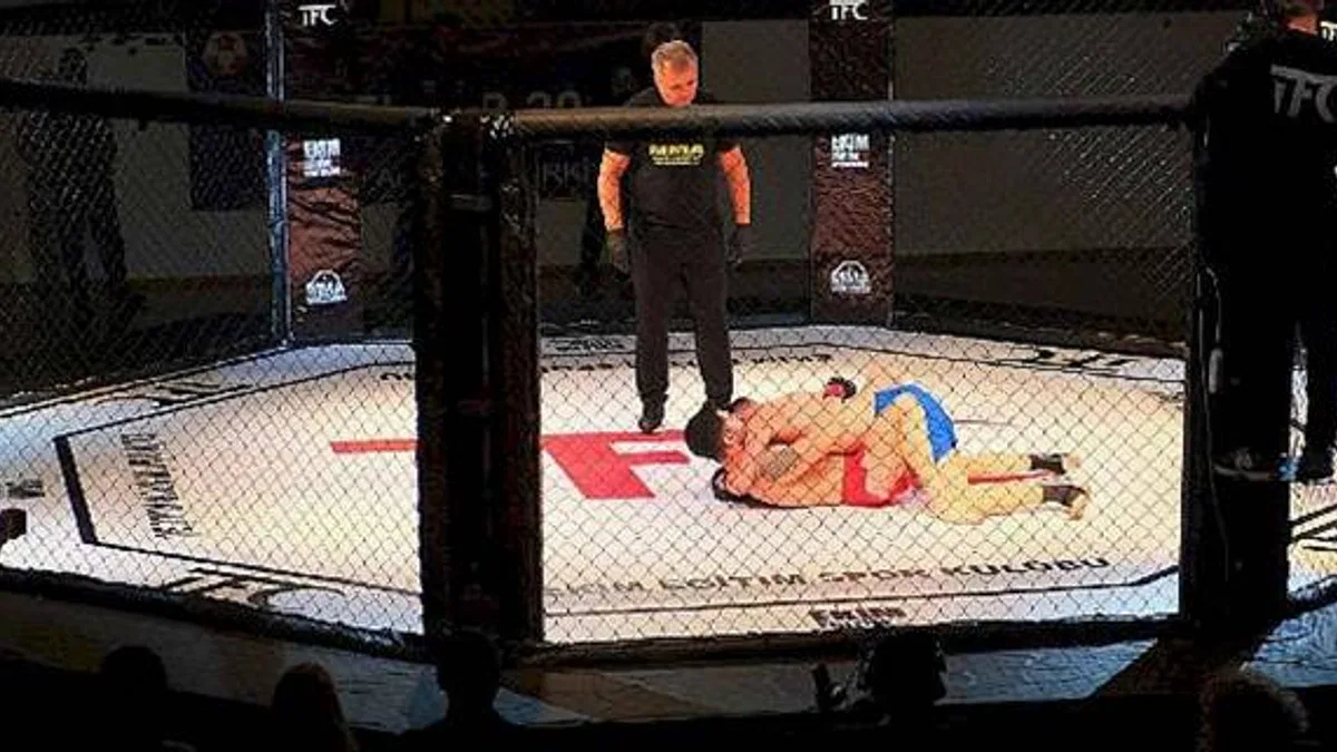Kemer'de TFC MMA Karışık Dövüş Sanatları Turnuvası düzenlendi
