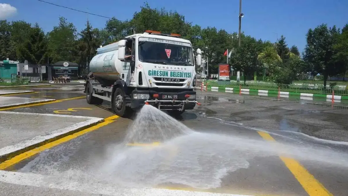 Giresun Belediyesi’nden yıkama harekatı