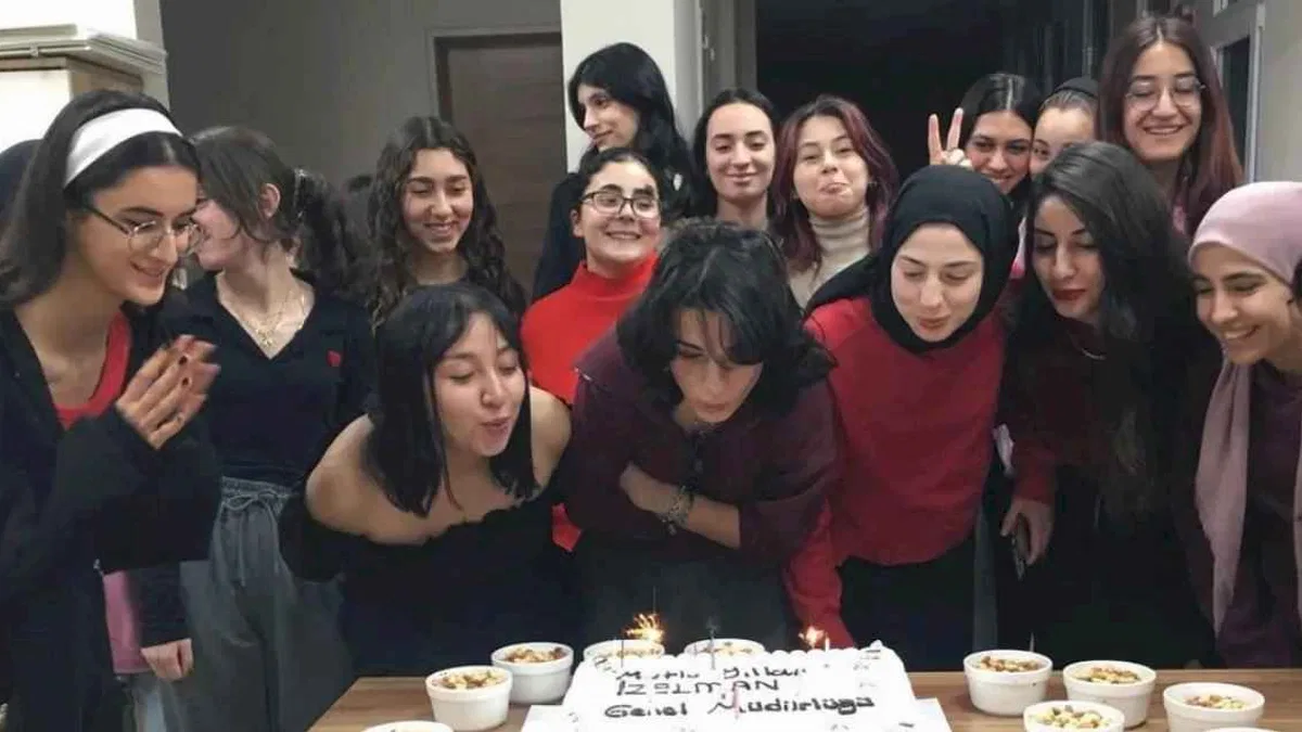 İzmir'de üniversiteli gençler yalnız hissettirilmedi