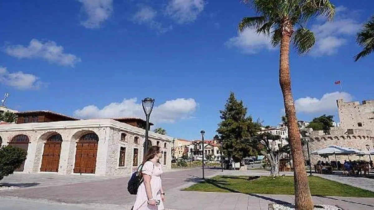 Atıl durumdaki Çeşme Gümrük Binası ilçeye kazandırılıyor