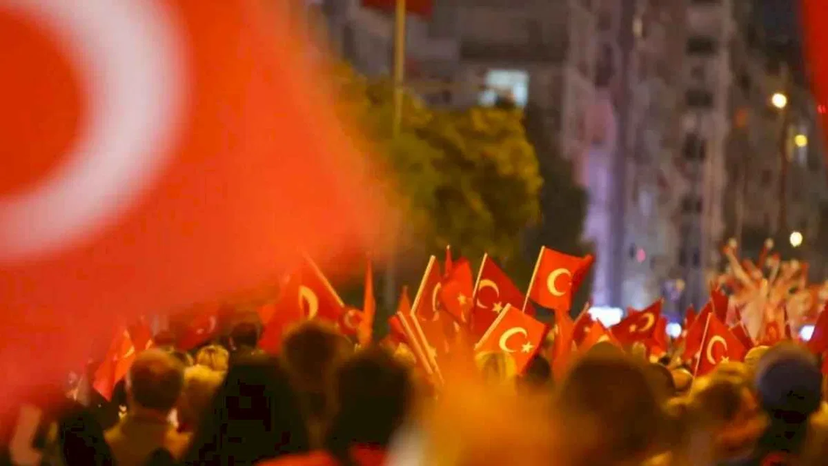 Karabağlar'da coşkulu kortej