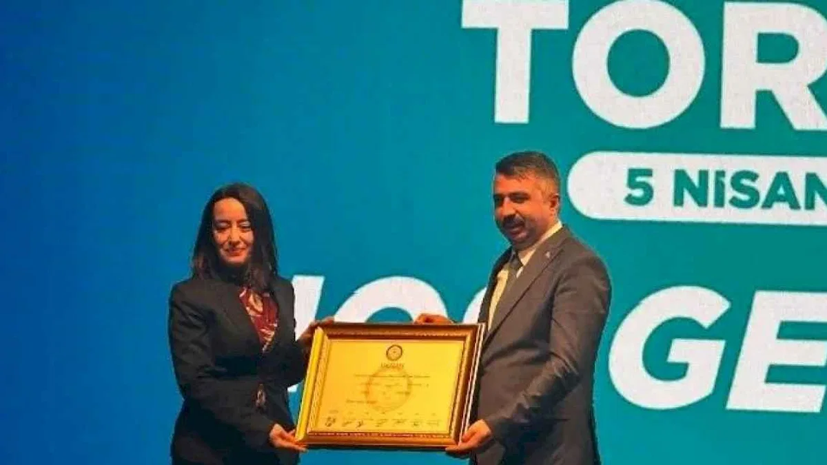 Oktay Yılmaz Yıldırım’da mazbatasını aldı