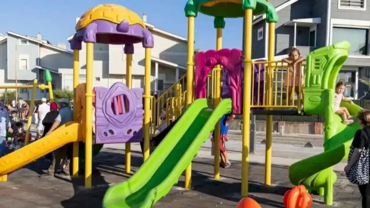 İzmir'de yenilenen Recep Doyuk Parkı açıldı