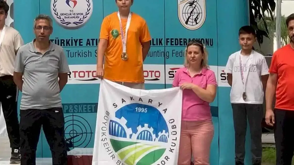 Sakarya Büyükşehir sporcusundan birinciliği getiren atış